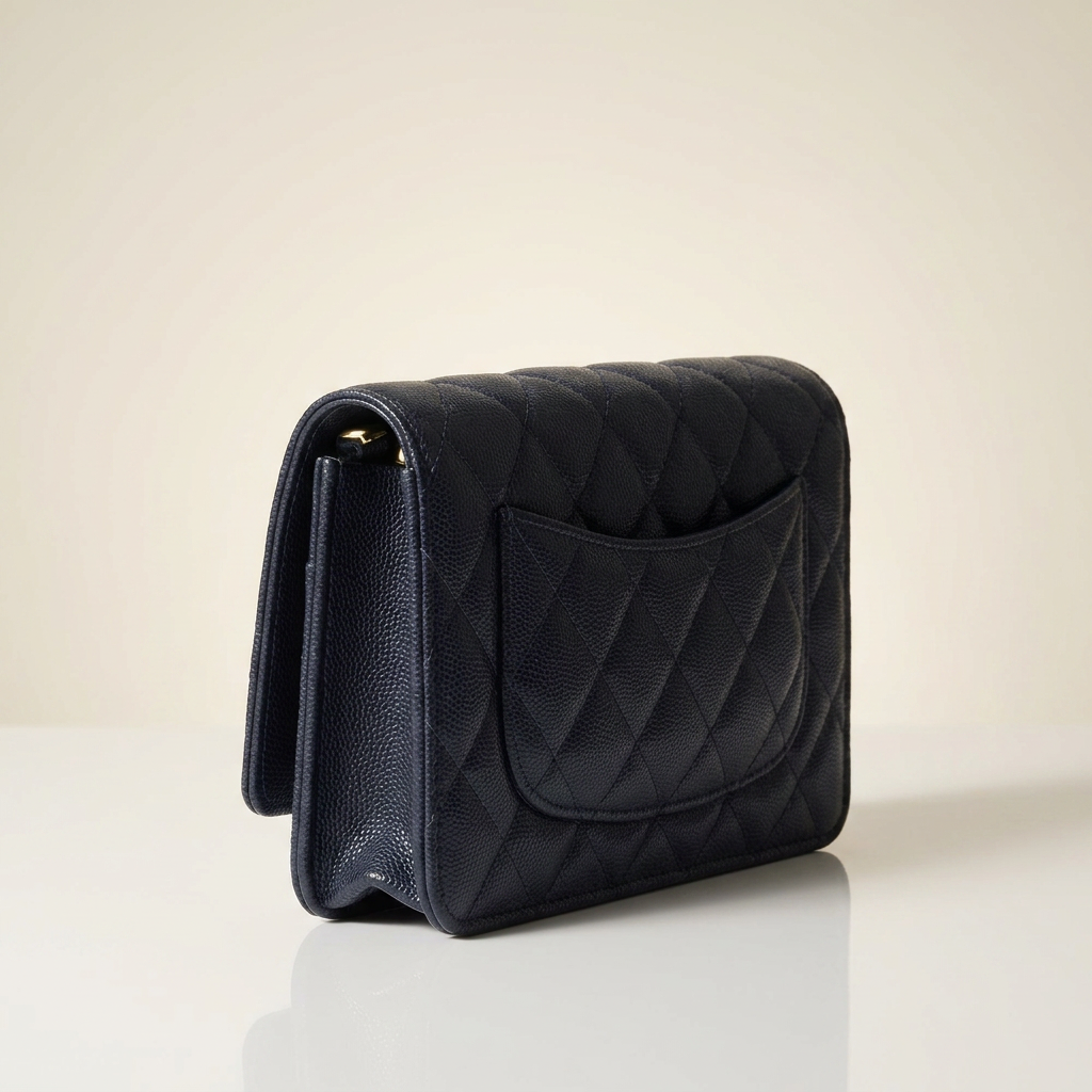 Pochette Intemporelle WOC – L'Éclat Bleu Marine